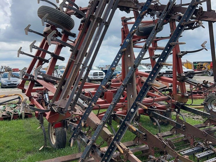 hesston-2210-image-8