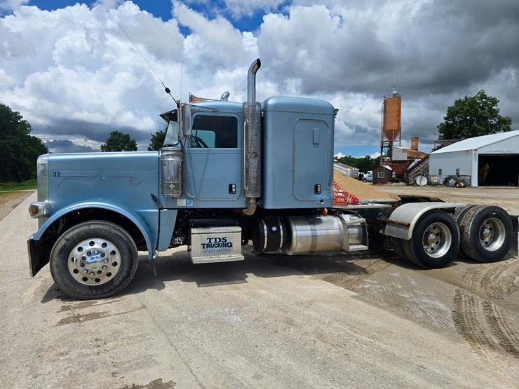 2013-peterbilt-388-image-6