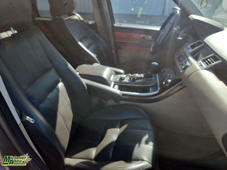 2011-land-rover-range-rover-image-18
