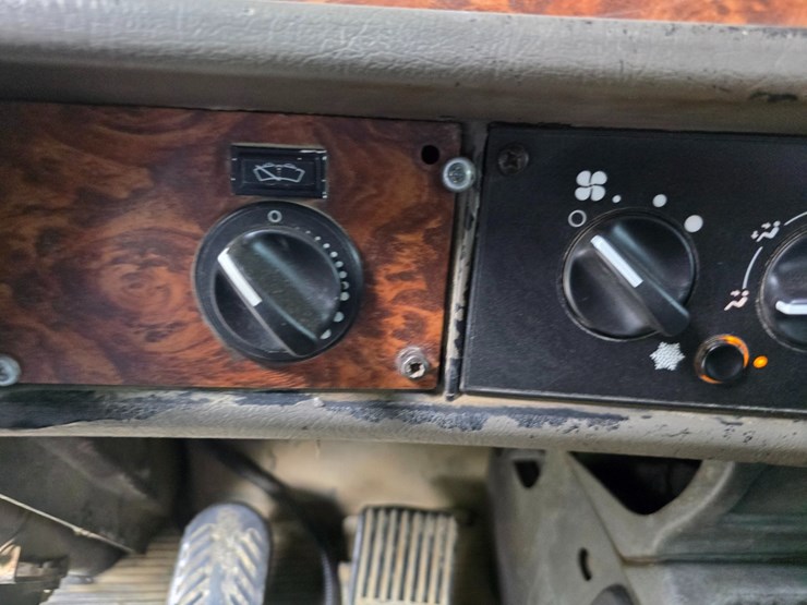 2003-kenworth-t800-image-67