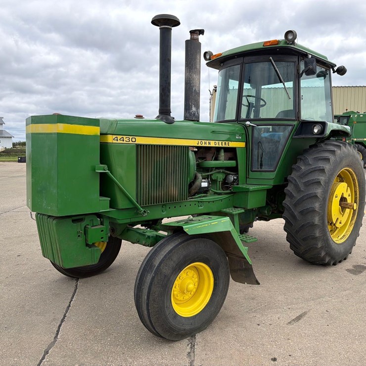 JOHN DEERE 4430