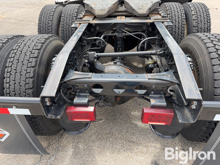 2016-international-prostar-image-9