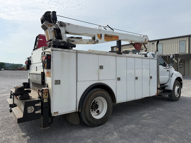 2008-ford-f750-image-3