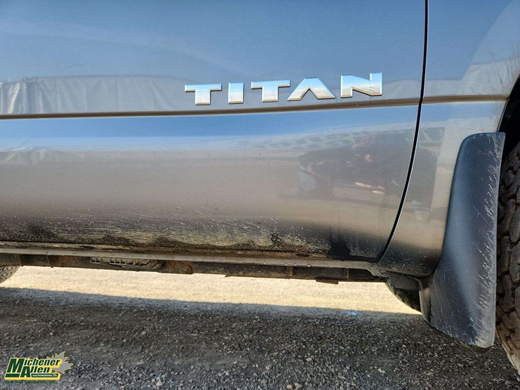 2017-nissan-titan-image-43