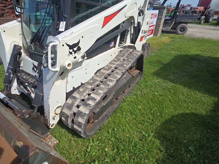 2020-bobcat-t595-image-16