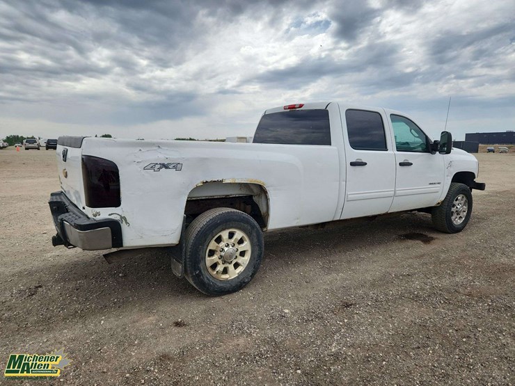 2012-chevrolet-silverado-3500hd-image-4