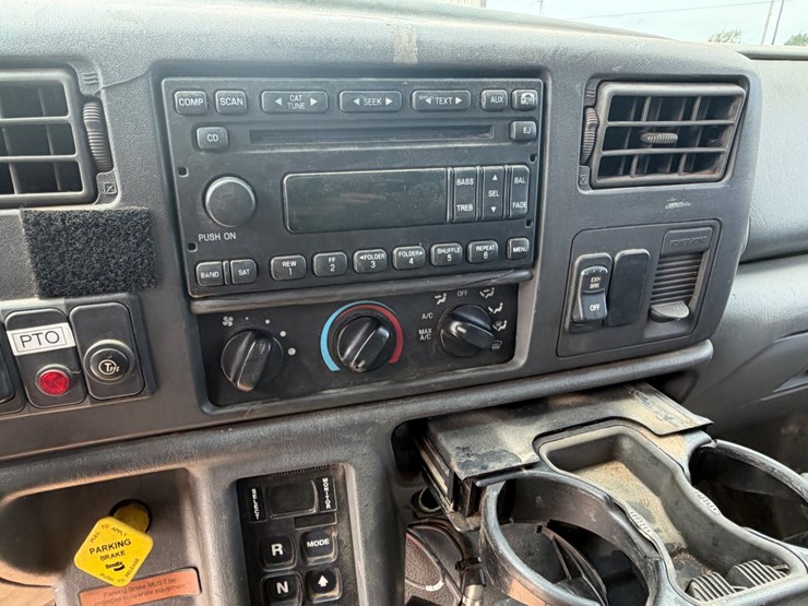 2008-ford-f750-image-25