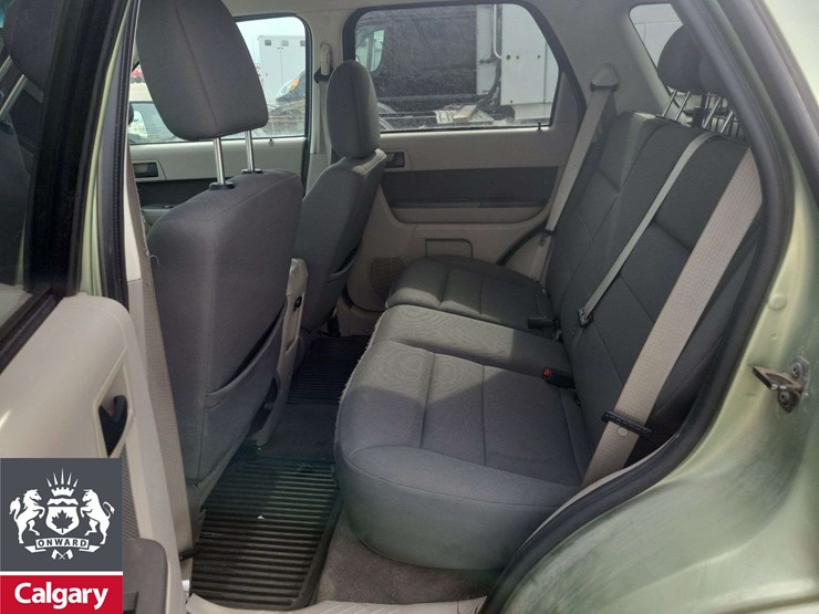 ford-escape-hybrid-image-25