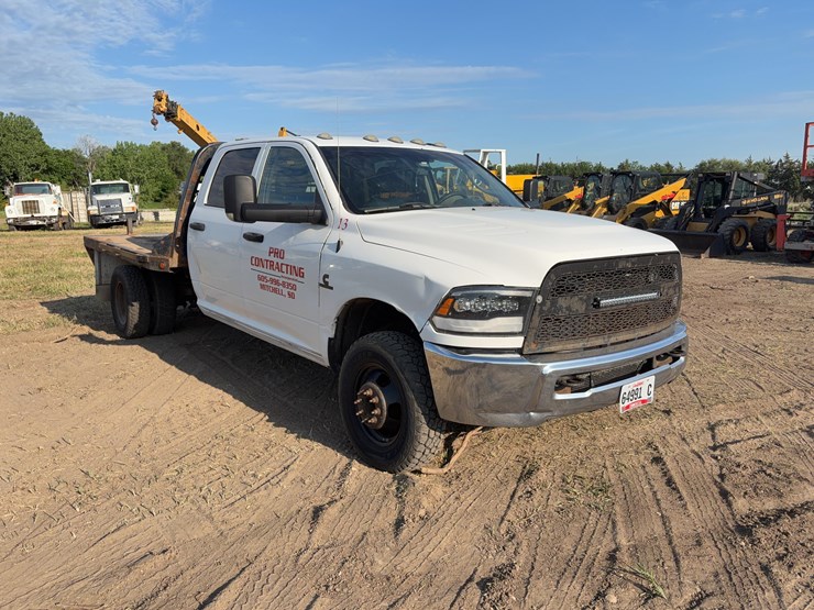2017-dodge-3500-image-2