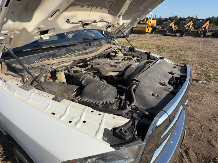 2014-dodge-3500-image-21