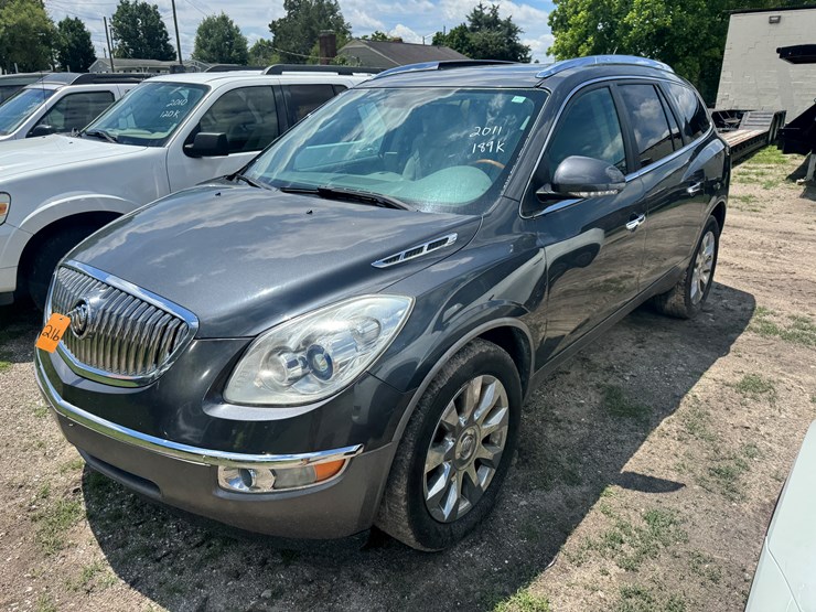 2011-buick-enclave-cxl-image-1
