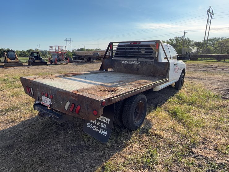 2014-dodge-3500-image-5