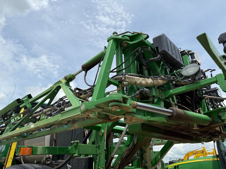 2016-john-deere-r4038-image-29