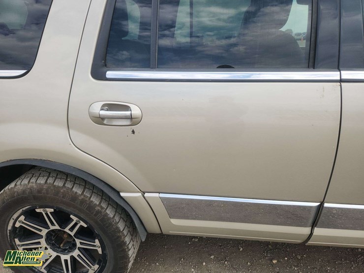 2008-lincoln-navigator-image-35