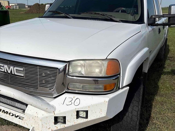 2002-gmc-2500-image-13