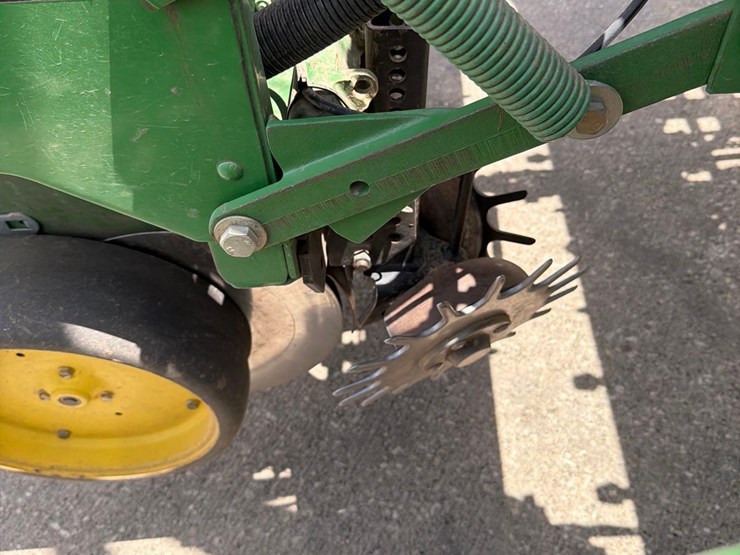 john-deere-7200-image-40