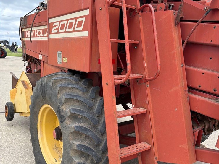 2000-new-holland-2000-image-18