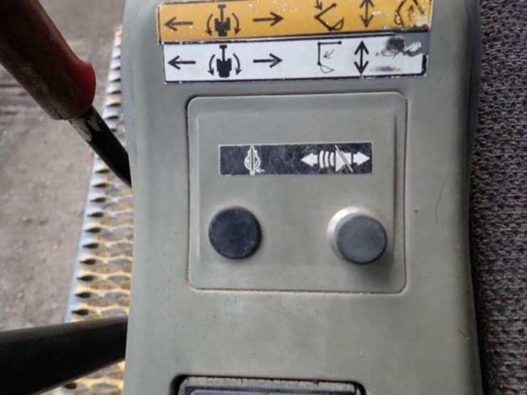 2001-deere-270-lc-image-17