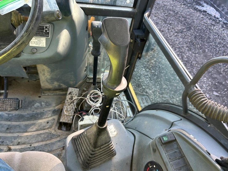 new-holland-lb95b-image-26