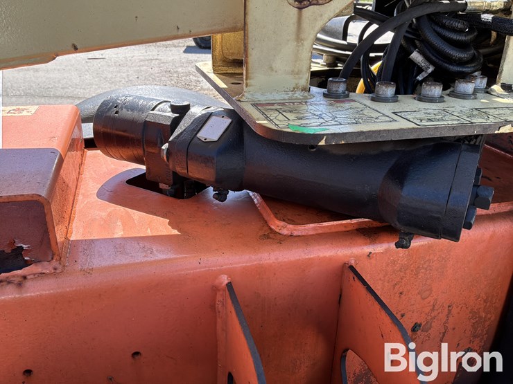 2013-jlg-t350-image-18