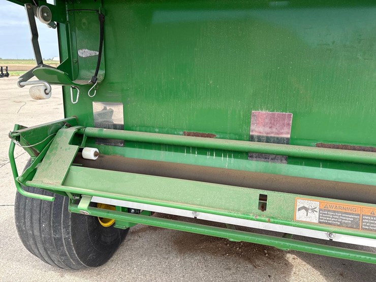 john-deere-569-image-34