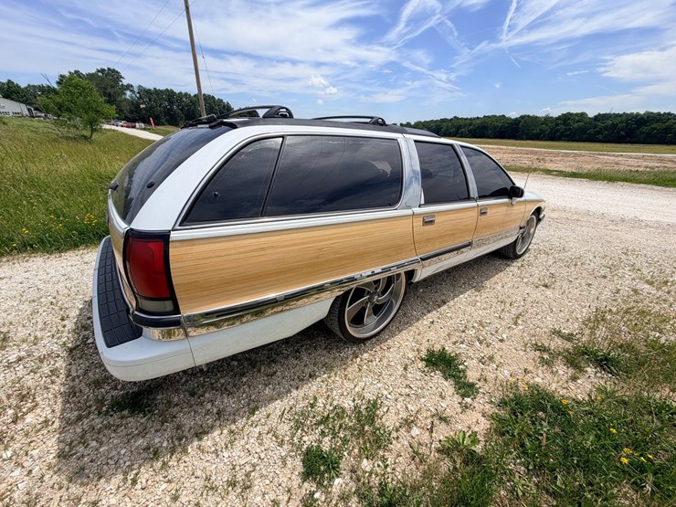 #24067-•-1994-buick-roadmaster-passenger-car-image-8