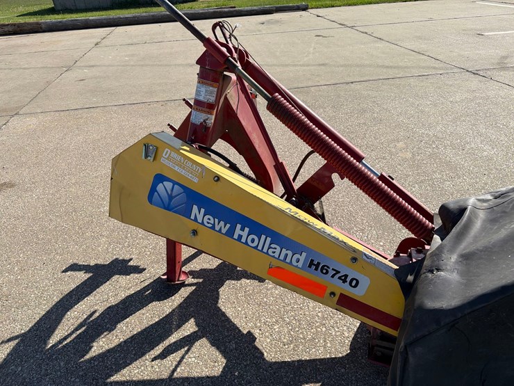 2013-new-holland-h6740-image-7