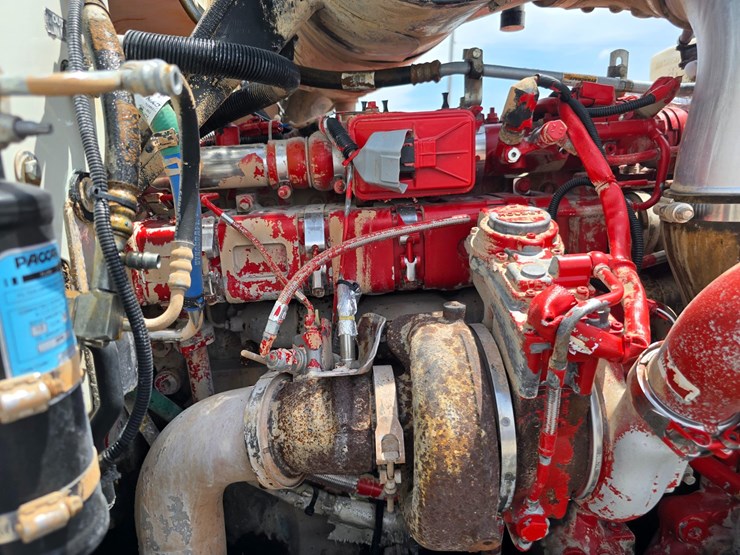 2014-peterbilt-365-image-67