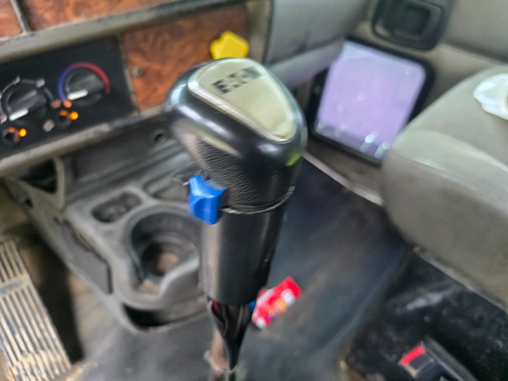 2003-kenworth-t800-image-73