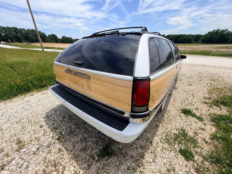 #24067-•-1994-buick-roadmaster-passenger-car-image-9