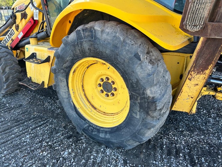 new-holland-lb95b-image-19