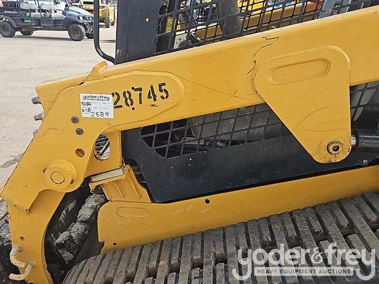 2018-caterpillar-249d-image-17