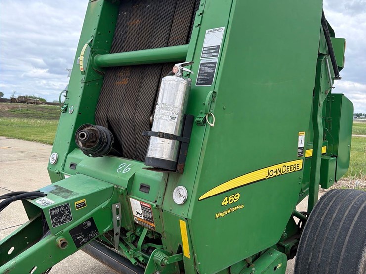 john-deere-469-image-12