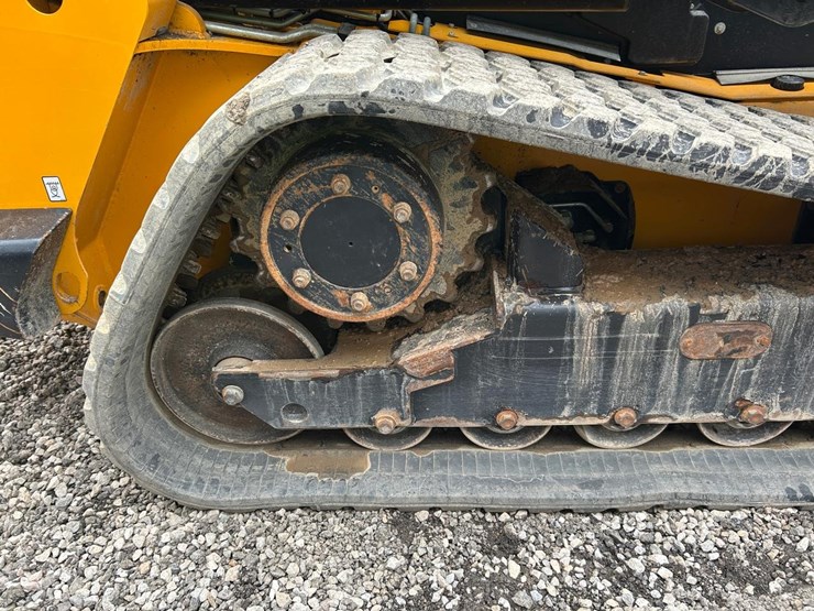 2023-jcb-3ts-8t-image-14