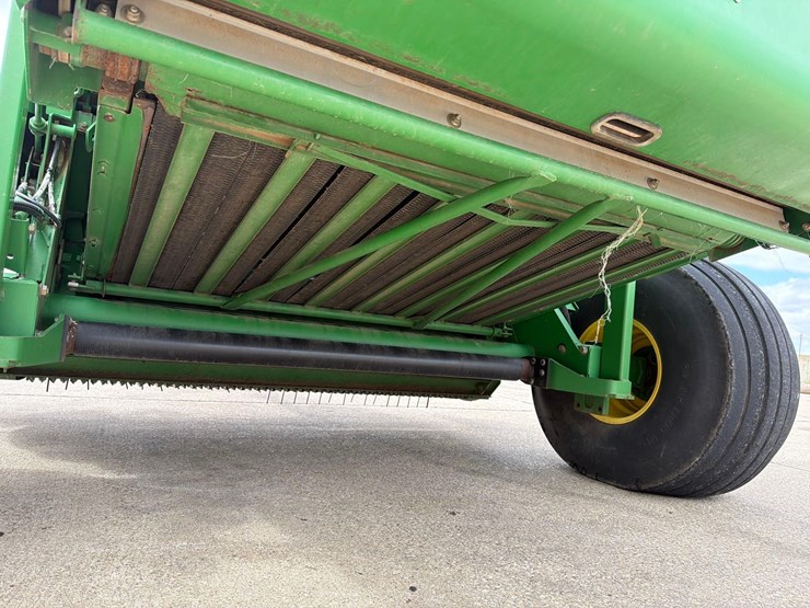 john-deere-568-image-23