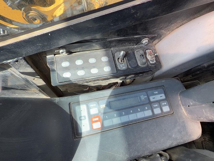 2012-caterpillar-321d-excavator-image-32