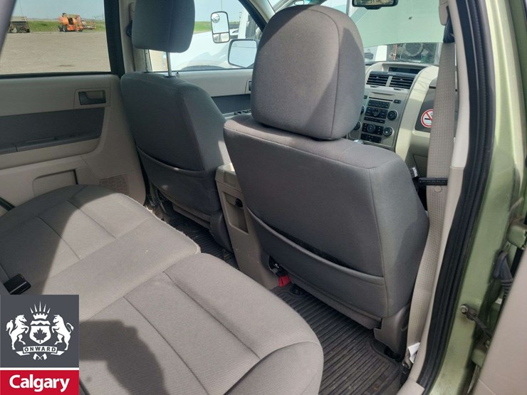 ford-escape-hybrid-image-30