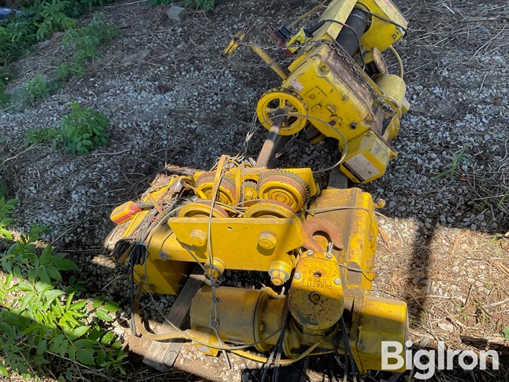 r-m-materials-handling-x2-5-18-shop-crane-image-2