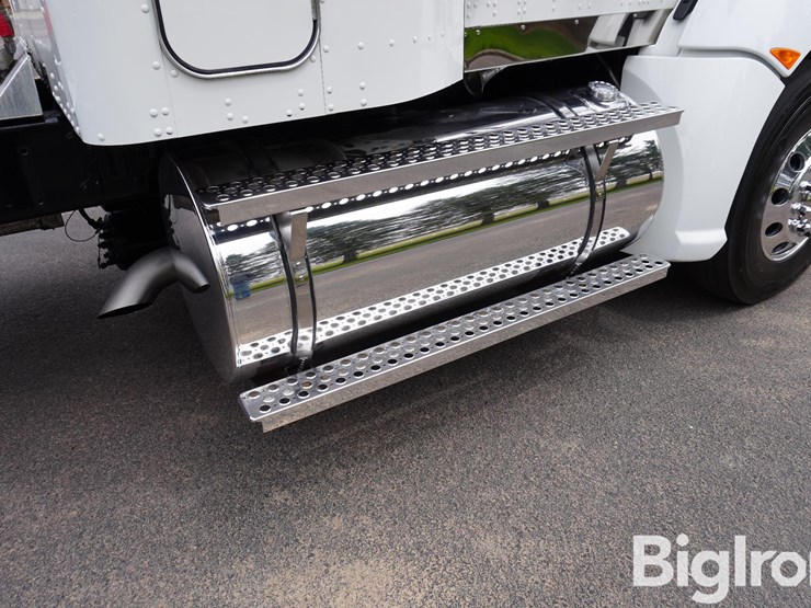 2015-kenworth-t660-image-14