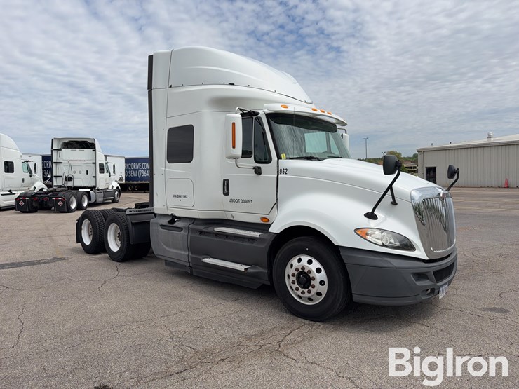 2016-international-prostar-image-3