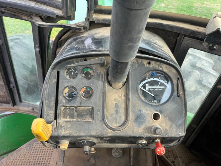 john-deere-8640-image-16