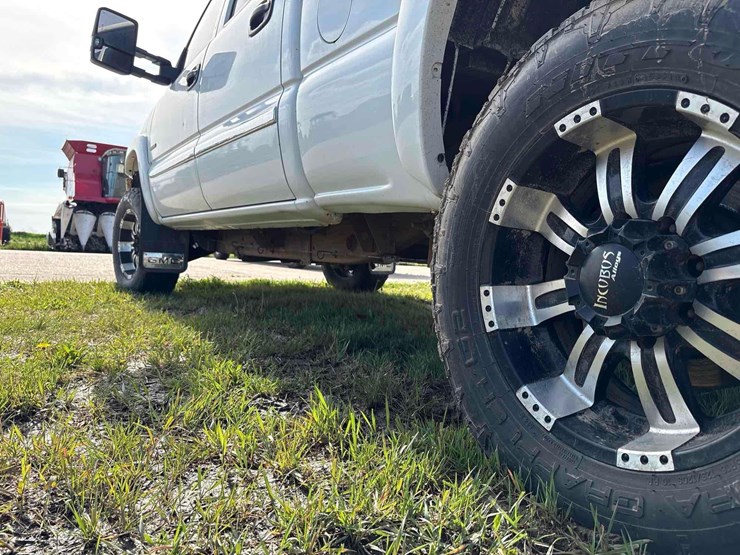 2002-gmc-2500-image-24