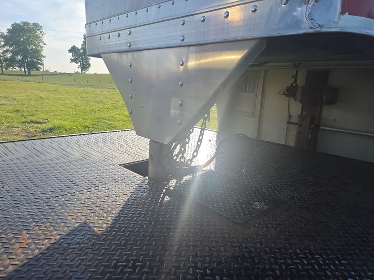 2002-eby-ruffneck-8'x24'-aluminum-livestock-trailer-image-21