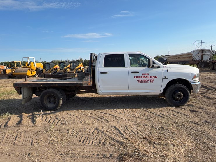 2017-dodge-3500-image-6