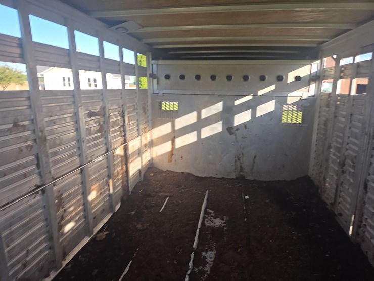 2002-eby-ruffneck-8'x24'-aluminum-livestock-trailer-image-36