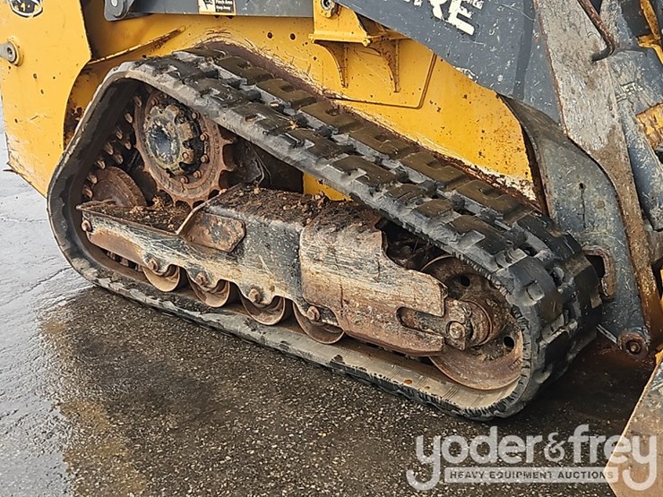 2018-deere-317g-image-14
