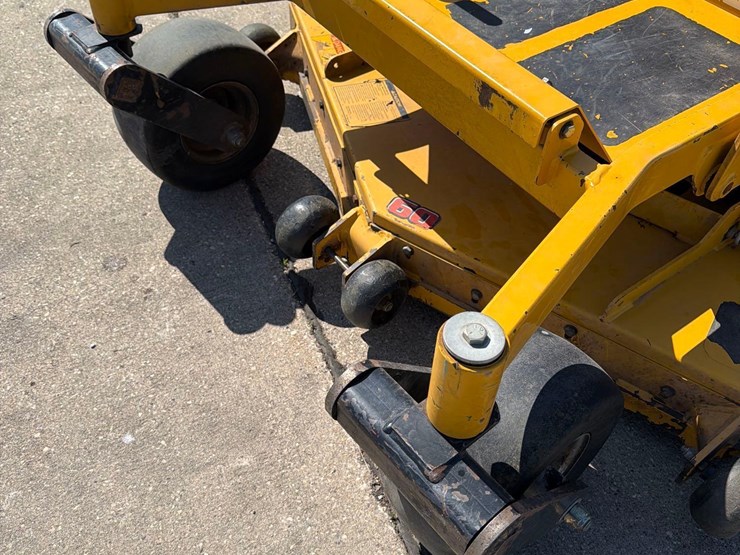hustler-z-diesel-zero-turn-lawnmower-image-8