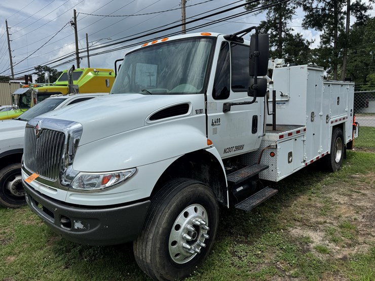 2005-international-durastar-4400-image-1