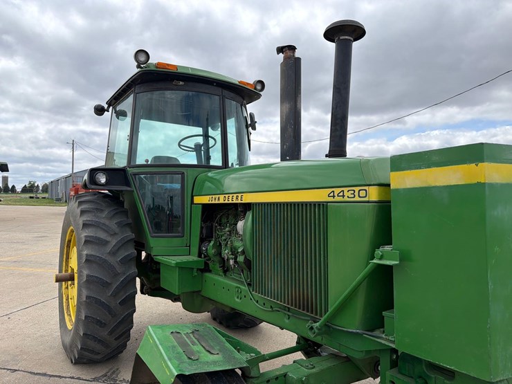 john-deere-4430-image-19