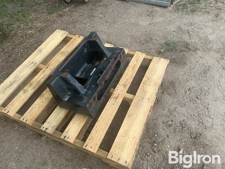 case-ih-87448319-weight-bracket-image-3